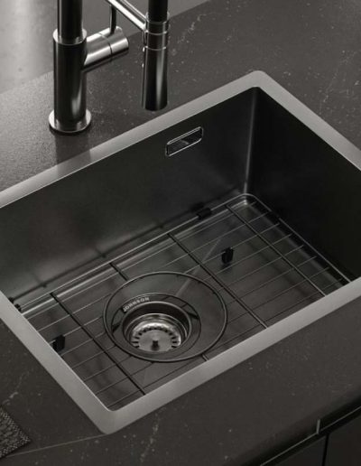 Piletas para Cocina Johnson Acero Línea Signature Modelo Enkel 55 Gun Black Nano PVD - Catálogo de ArkMobili